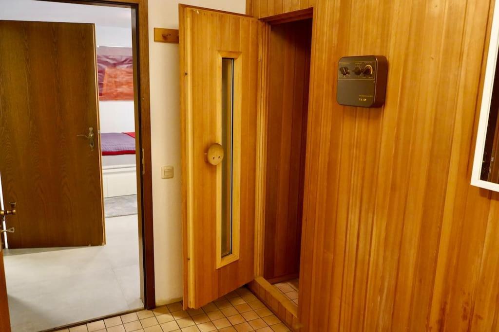 Helle Kellerwohnung Im Gruenen Mit Sauna Koln Bagian luar foto