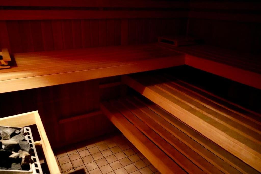 Helle Kellerwohnung Im Gruenen Mit Sauna Koln Bagian luar foto
